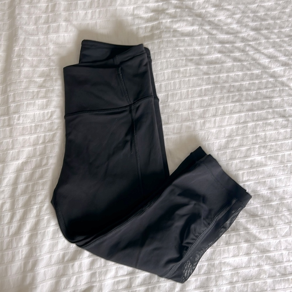 Like new lululemon crops